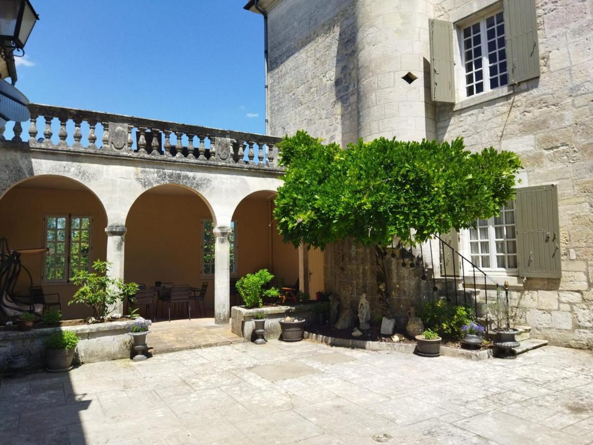 Chateau Des Senechaux, Bourdeilles Luaran gambar